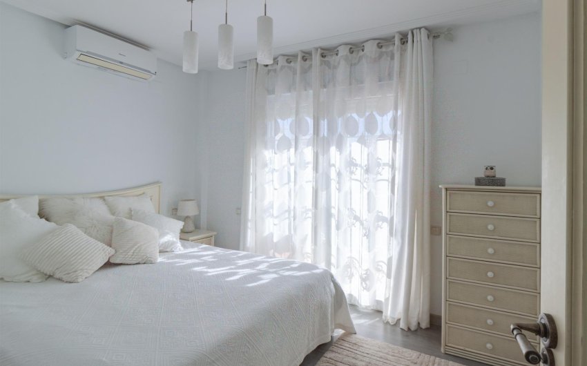 Resale - Villa -
Orihuela Costa - Los Almendros-la Florida