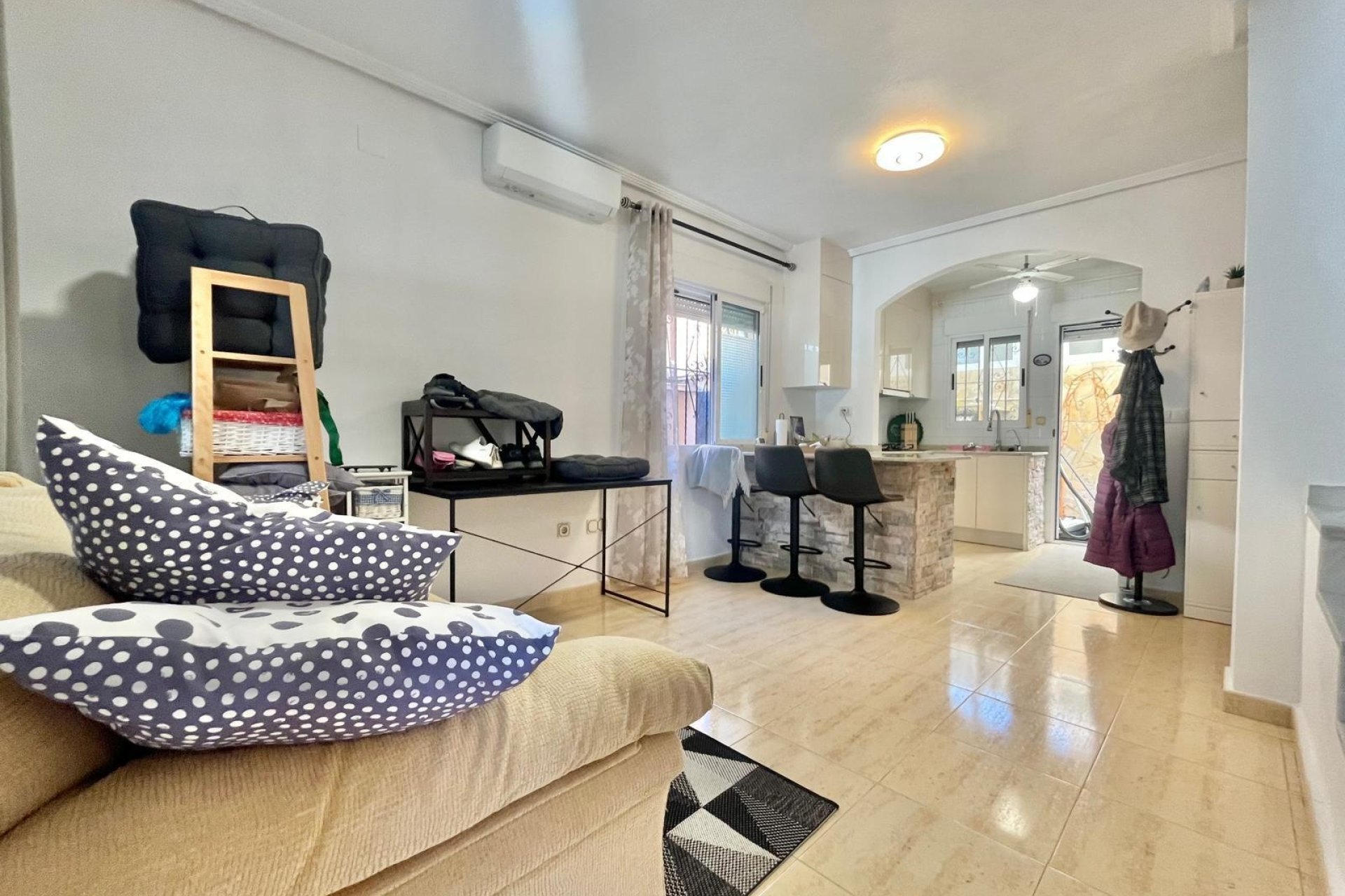 Resale - Villa -
Orihuela Costa - Los Almendros-la Florida