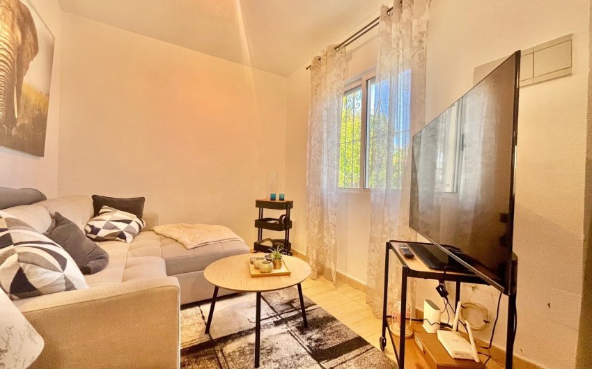 Resale - Villa -
Orihuela Costa - Los Almendros-la Florida