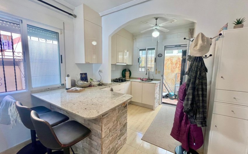 Resale - Villa -
Orihuela Costa - Los Almendros-la Florida