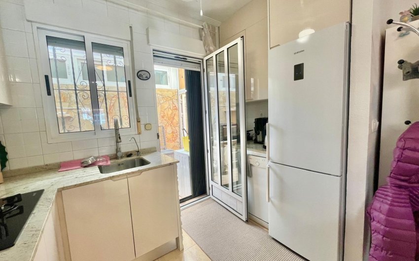 Resale - Villa -
Orihuela Costa - Los Almendros-la Florida