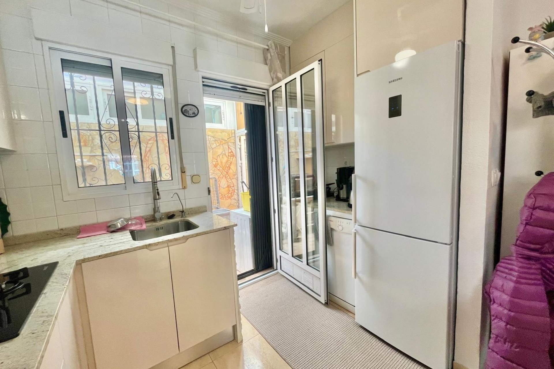 Resale - Villa -
Orihuela Costa - Los Almendros-la Florida