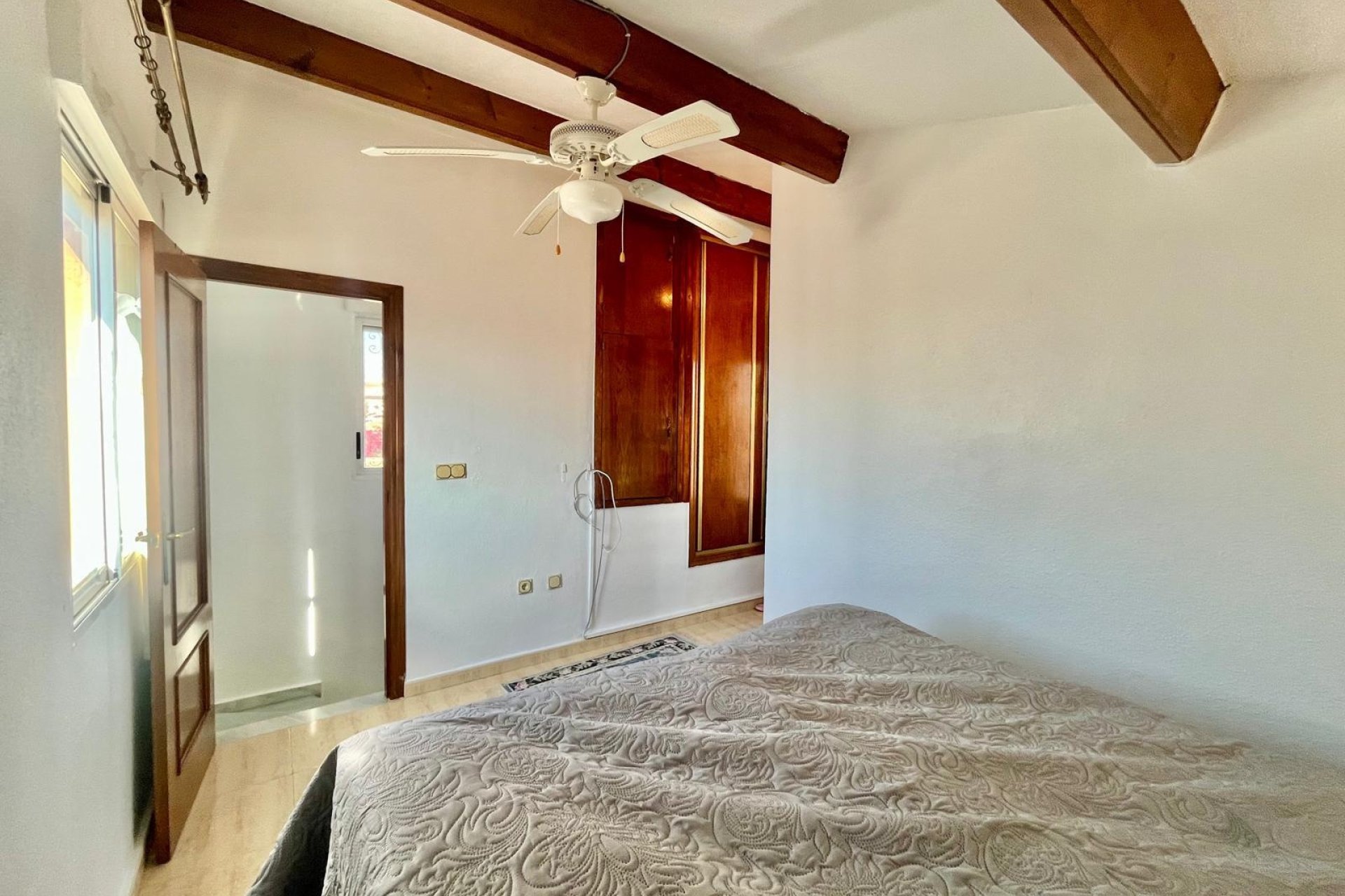 Resale - Villa -
Orihuela Costa - Los Almendros-la Florida