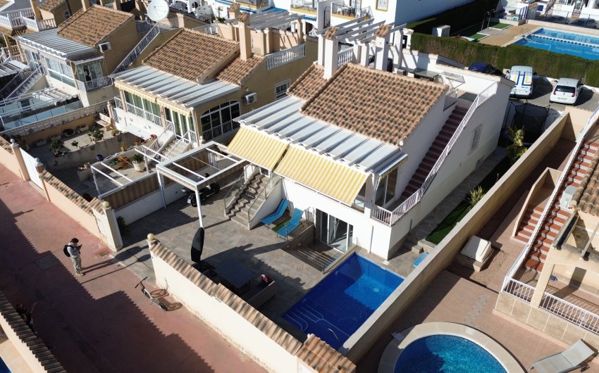 Resale - Villa -
Orihuela Costa - Los Altos