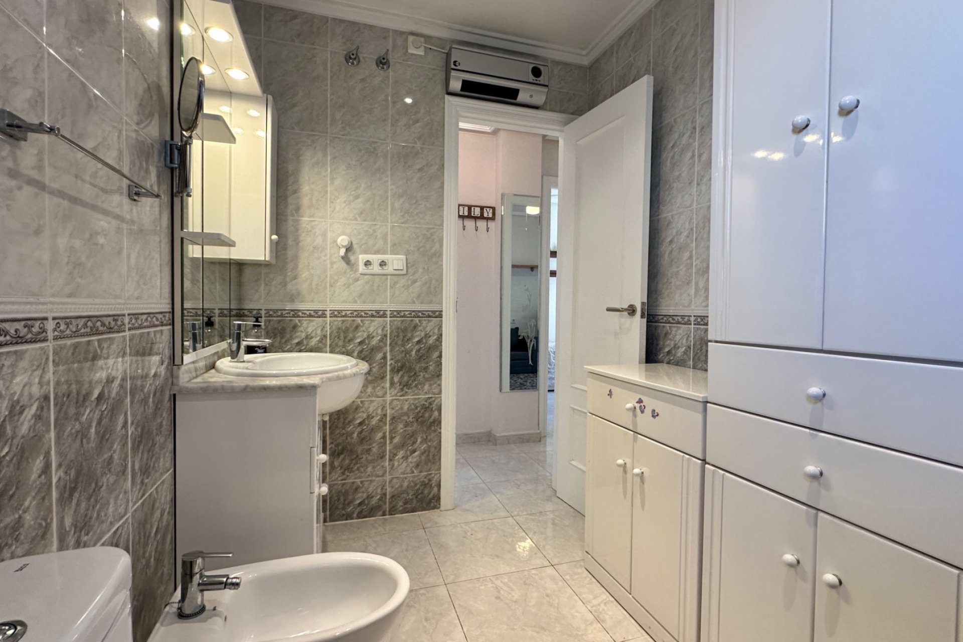 Resale - Villa -
Orihuela Costa - Los Altos