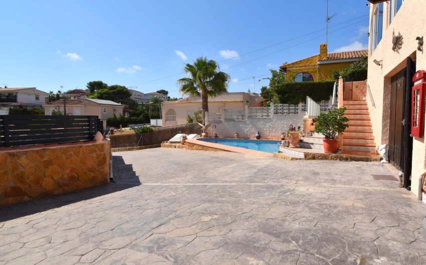 Resale - Villa -
Orihuela Costa - Los Balcones