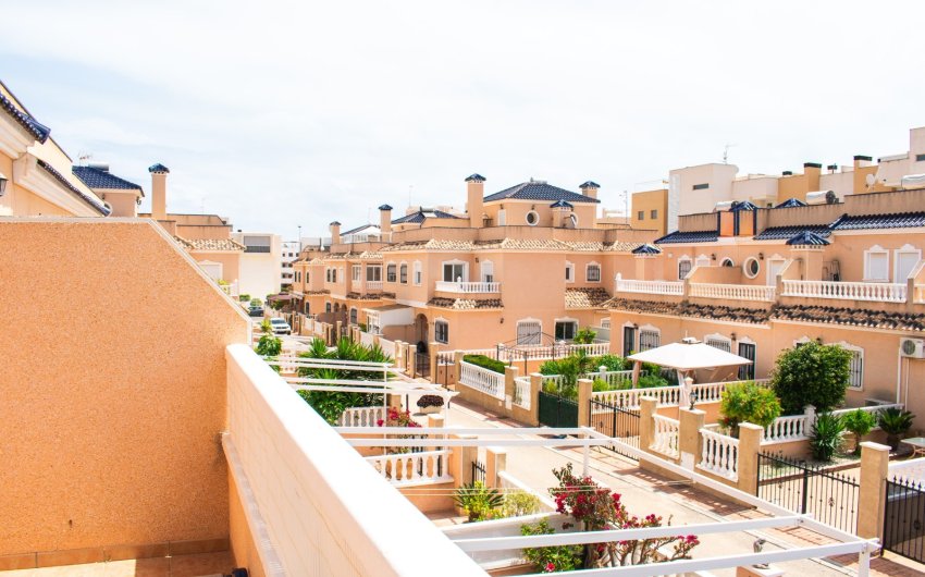 Resale - Villa -
Orihuela Costa - Los Dolses