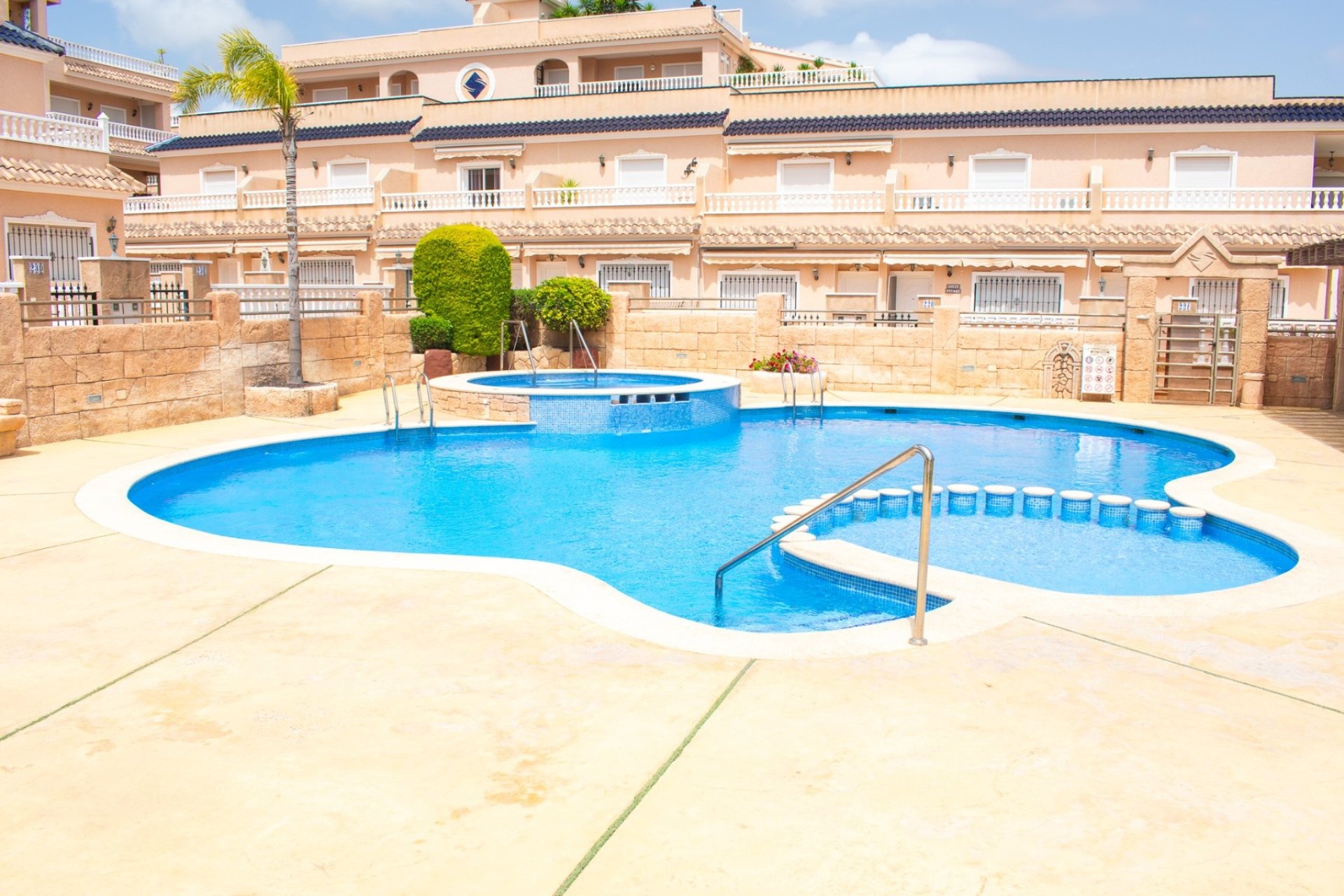 Resale - Villa -
Orihuela Costa - Los Dolses