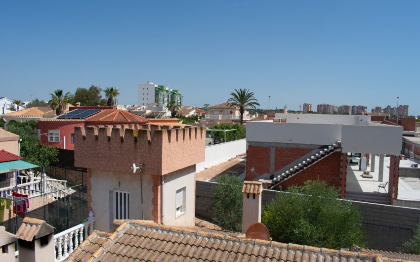 Resale - Villa -
Orihuela Costa - Mil Palmeras