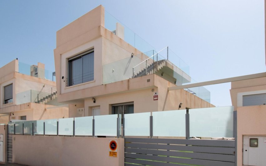 Resale - Villa -
Orihuela Costa - Mil Palmeras