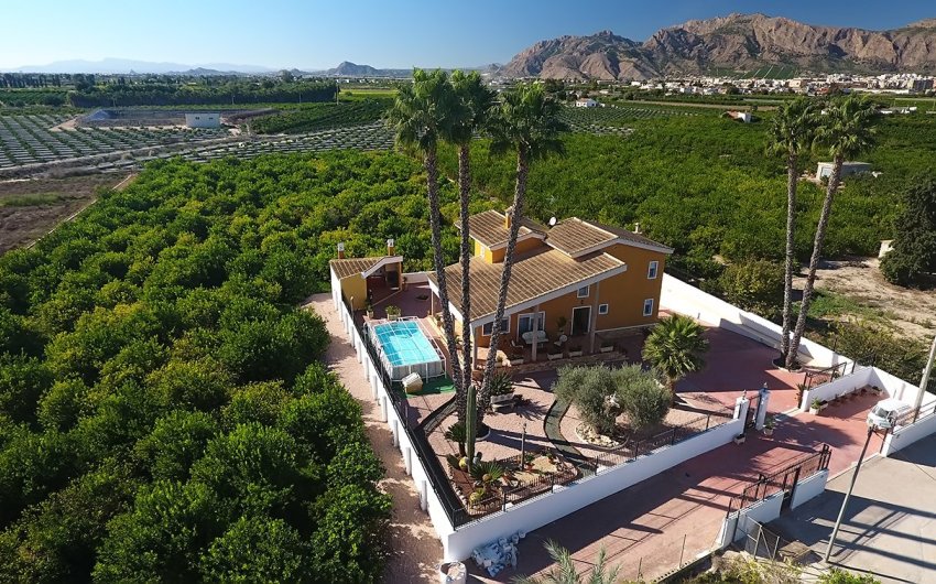 Resale - Villa -
Orihuela Costa - Orihuela