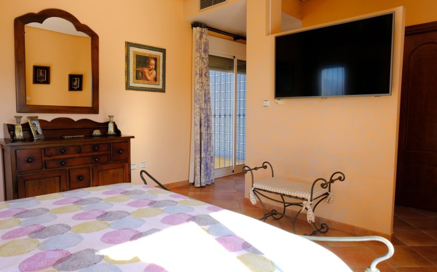 Resale - Villa -
Orihuela Costa - Orihuela