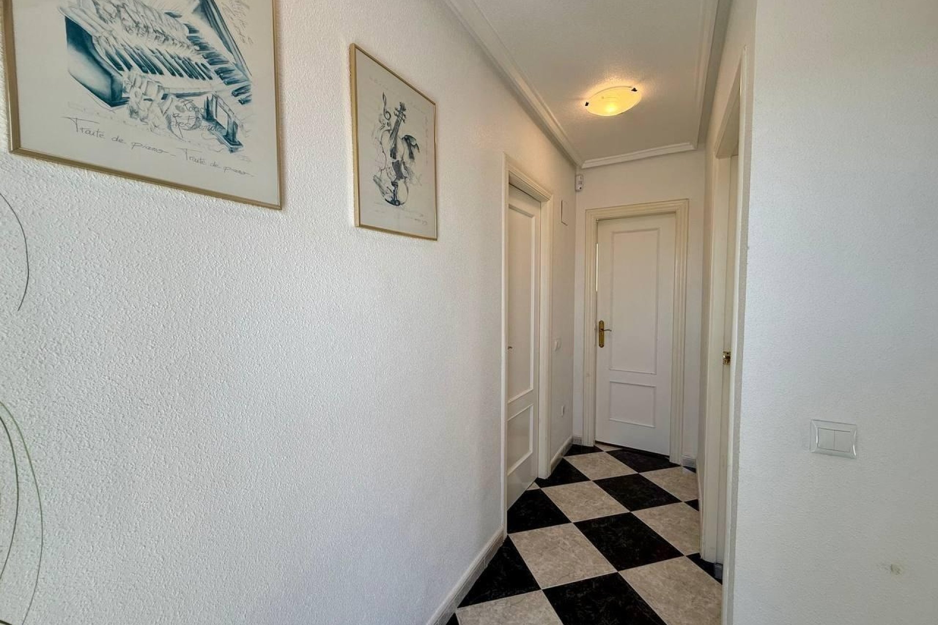 Resale - Villa -
Orihuela Costa - Playa Flamenca