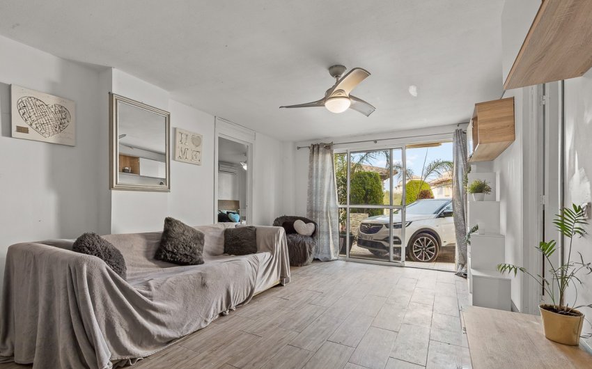 Resale - Villa -
Orihuela Costa - Playa Flamenca