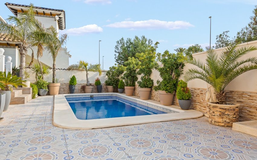 Resale - Villa -
Orihuela Costa - Playa Flamenca