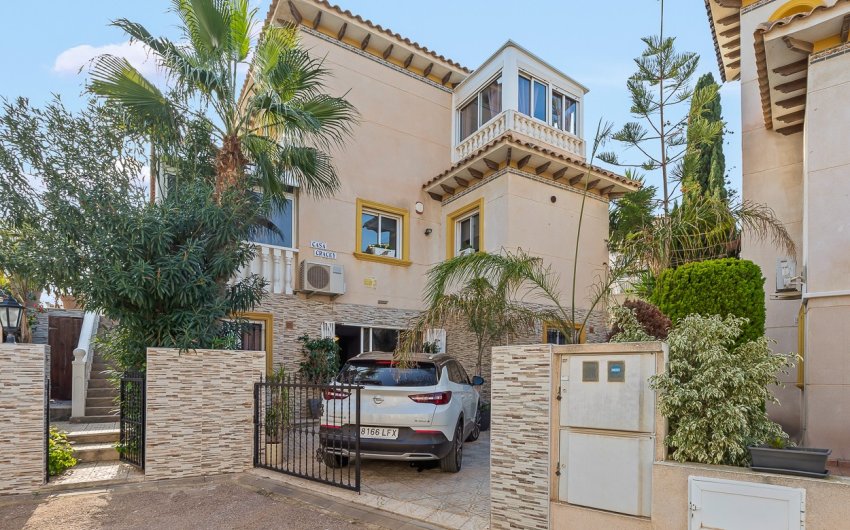 Resale - Villa -
Orihuela Costa - Playa Flamenca