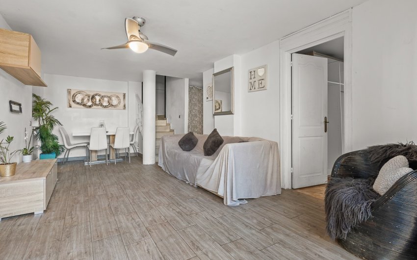 Resale - Villa -
Orihuela Costa - Playa Flamenca