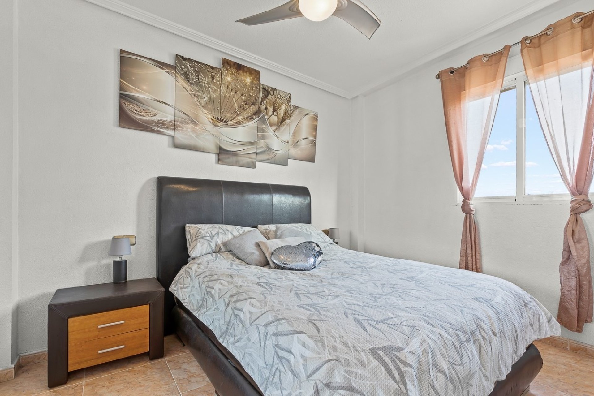 Resale - Villa -
Orihuela Costa - Playa Flamenca