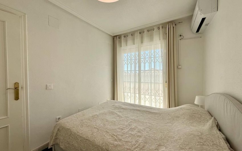 Resale - Villa -
Orihuela Costa - Playa Flamenca