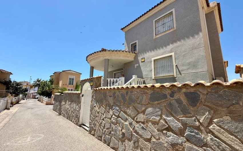 Resale - Villa -
Orihuela Costa - Playa Flamenca