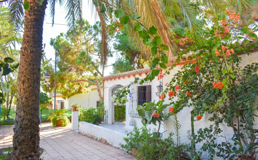 Resale - Villa -
Orihuela Costa - Punta Prima