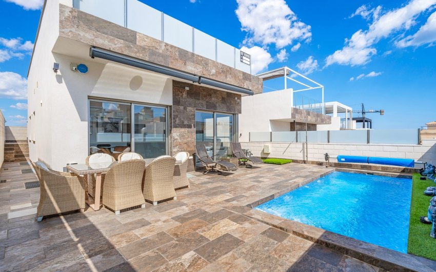 Resale - Villa -
Orihuela Costa - Villamartín