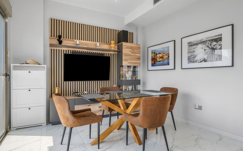 Resale - Villa -
Orihuela Costa - Villamartín