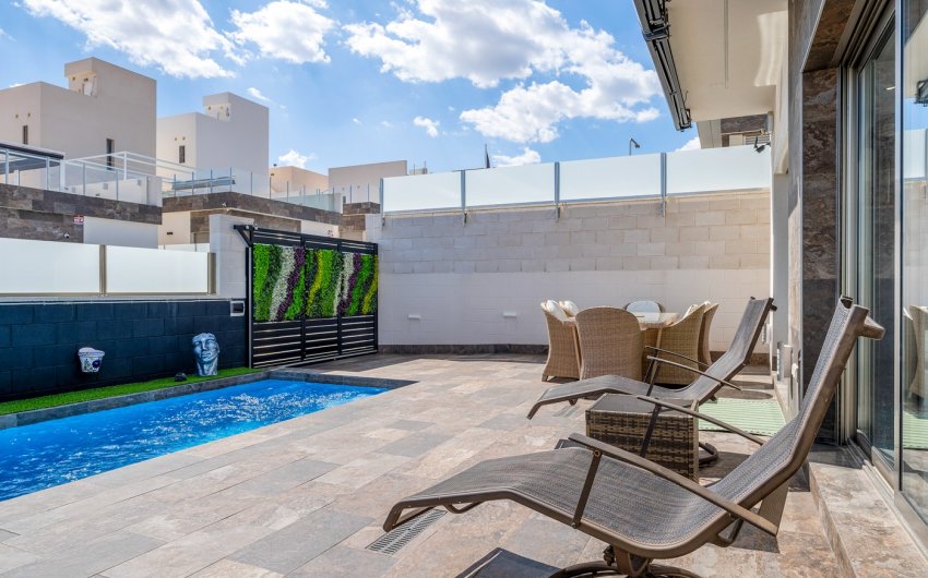 Resale - Villa -
Orihuela Costa - Villamartín