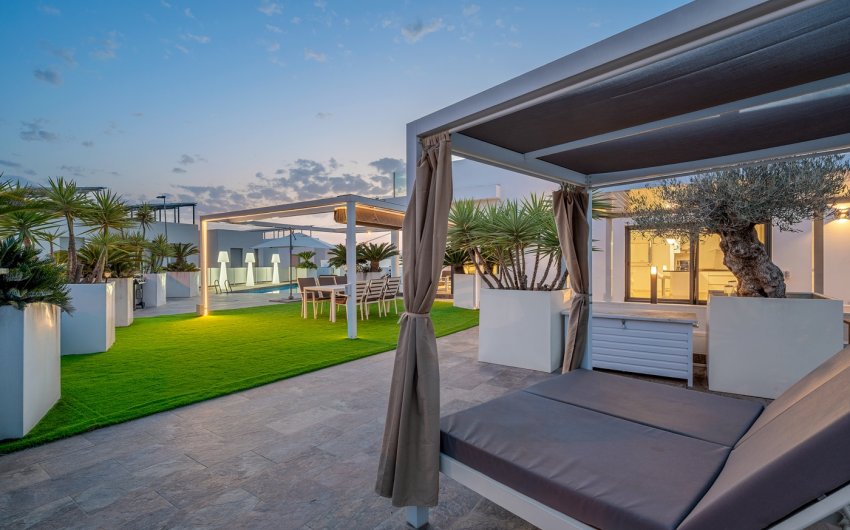 Resale - Villa -
Orihuela Costa - Villamartín