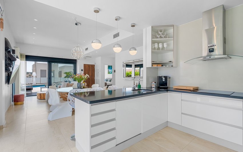 Resale - Villa -
Orihuela Costa - Villamartín