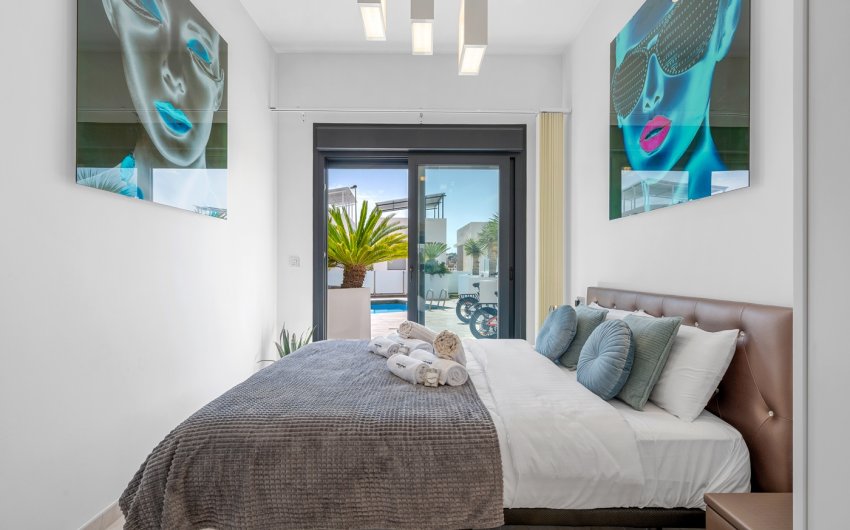 Resale - Villa -
Orihuela Costa - Villamartín