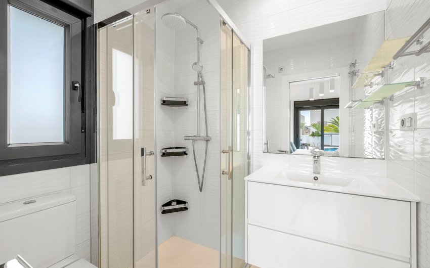 Resale - Villa -
Orihuela Costa - Villamartín