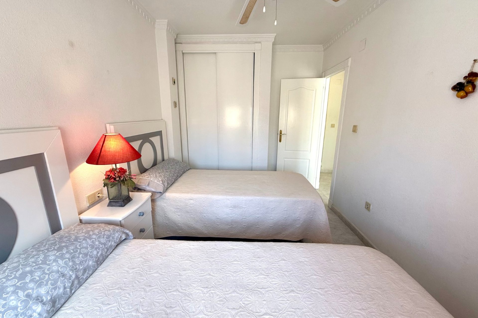 Resale - Villa -
Orihuela Costa - Villamartín