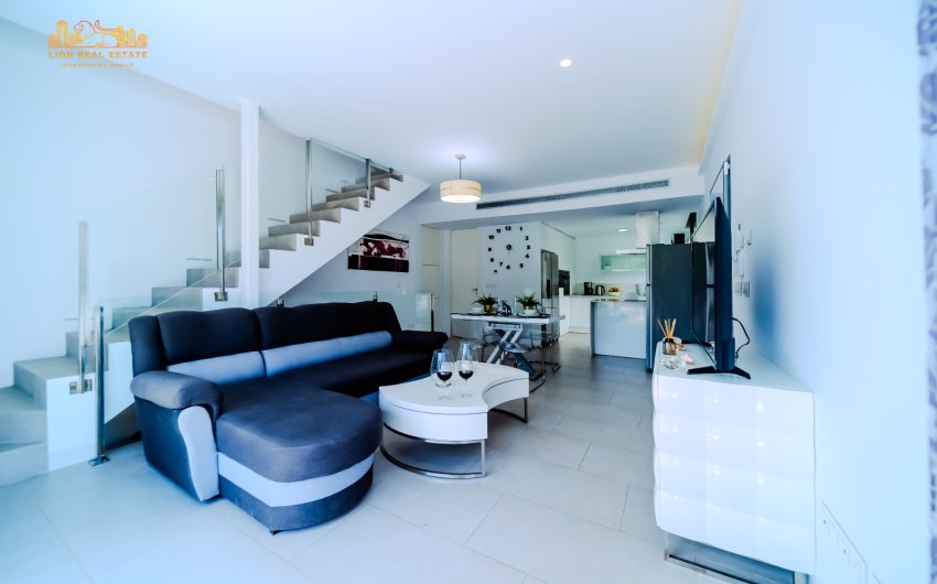 Resale - Villa -
Orihuela Costa - Villamartín