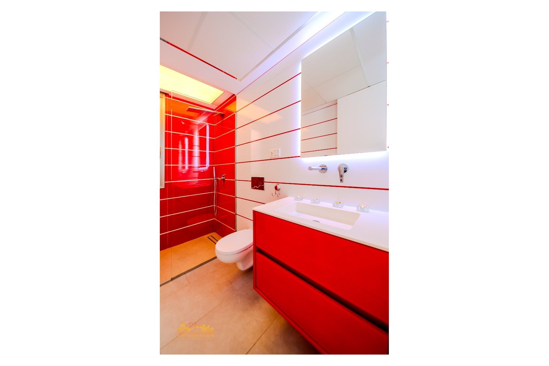 Resale - Villa -
Orihuela Costa - Villamartín