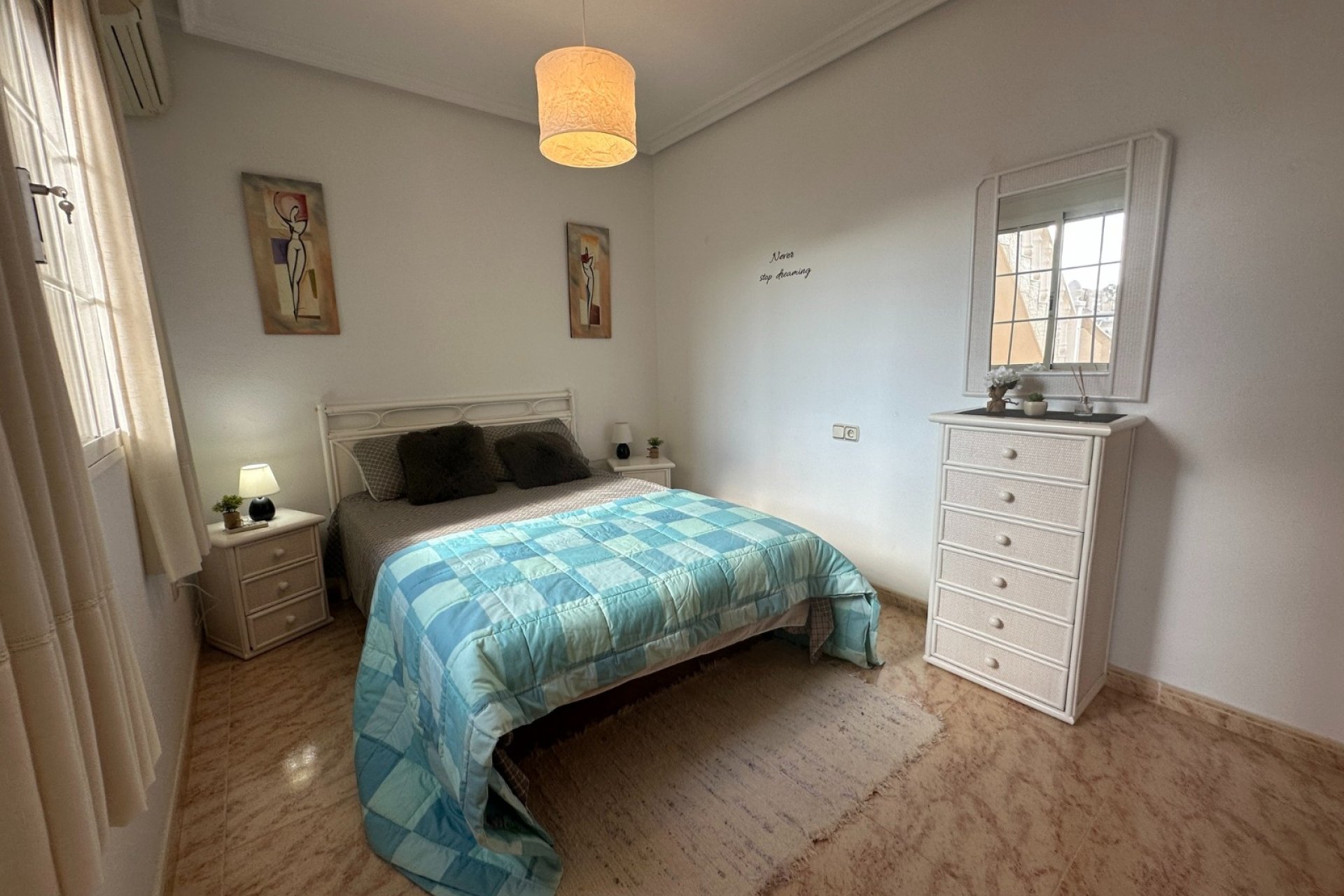 Resale - Villa -
Orihuela Costa - Villamartín