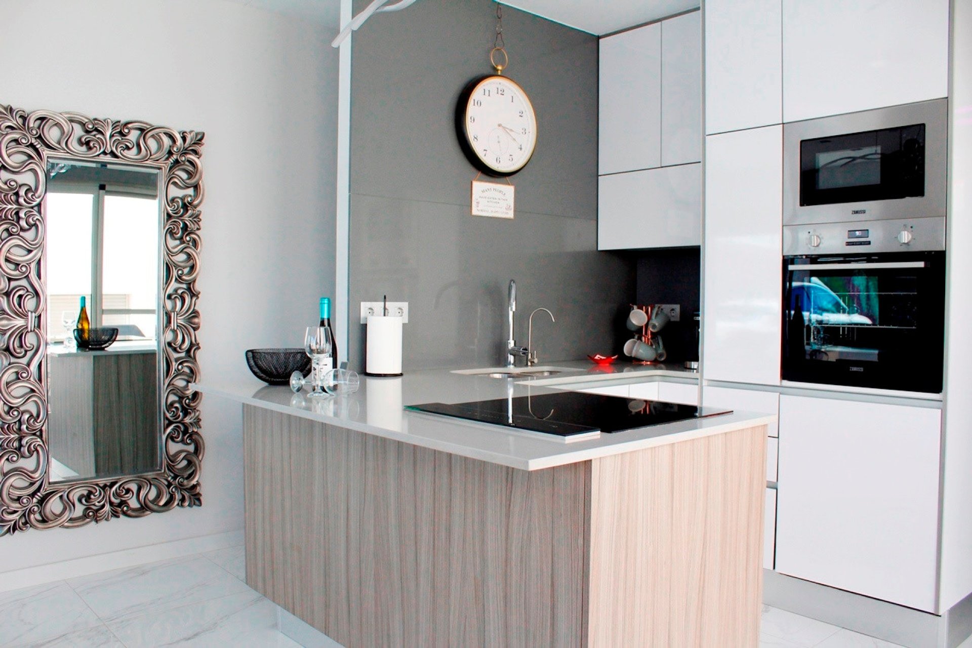 Resale - Villa -
Orihuela Costa - Villamartín