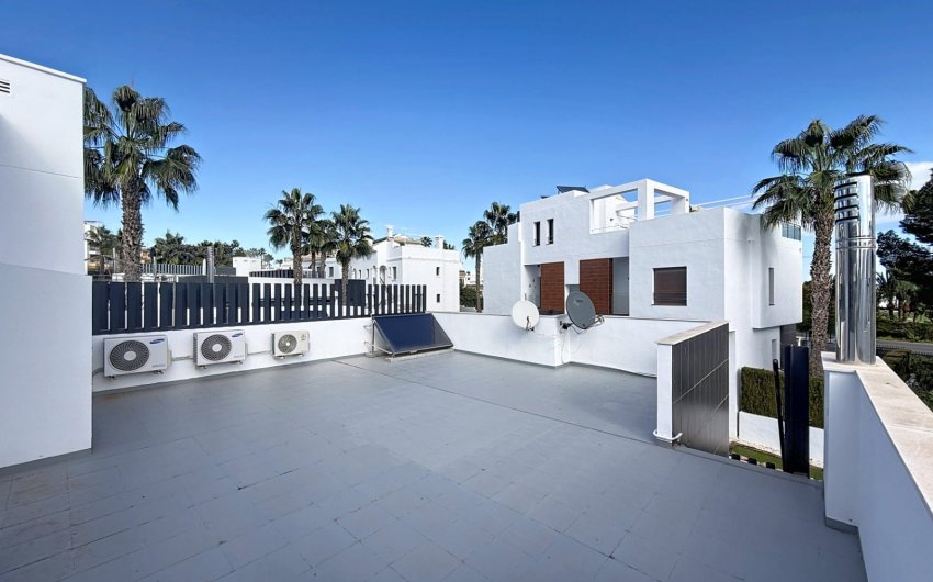 Resale - Villa -
Orihuela Costa - Villamartín