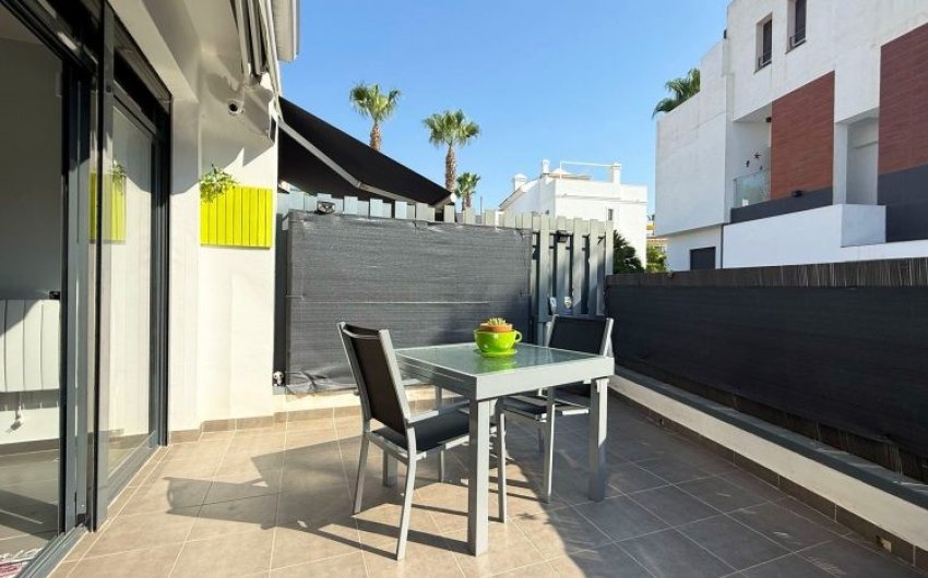 Resale - Villa -
Orihuela Costa - Villamartín