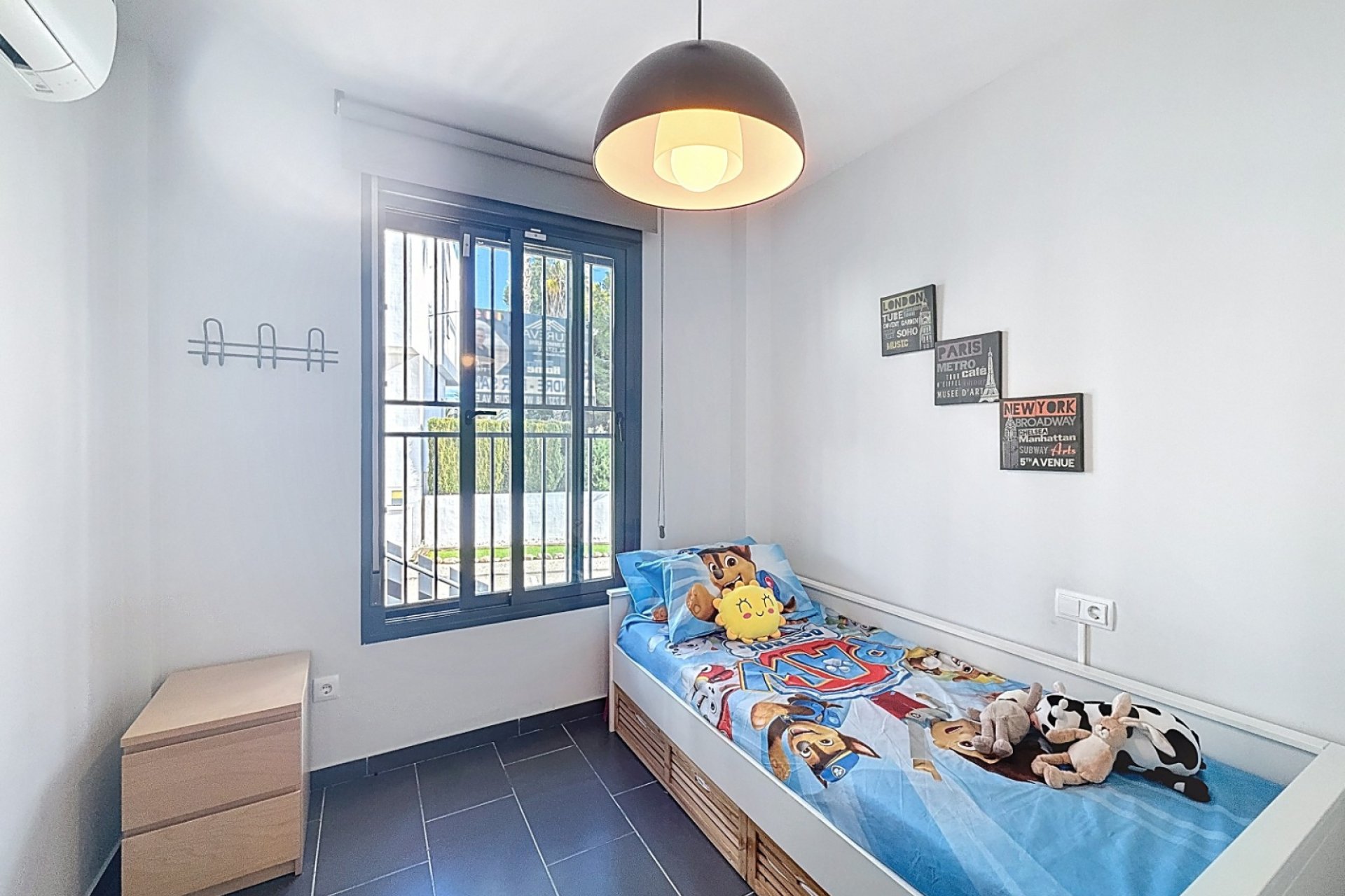 Resale - Villa -
Orihuela Costa - Villamartín