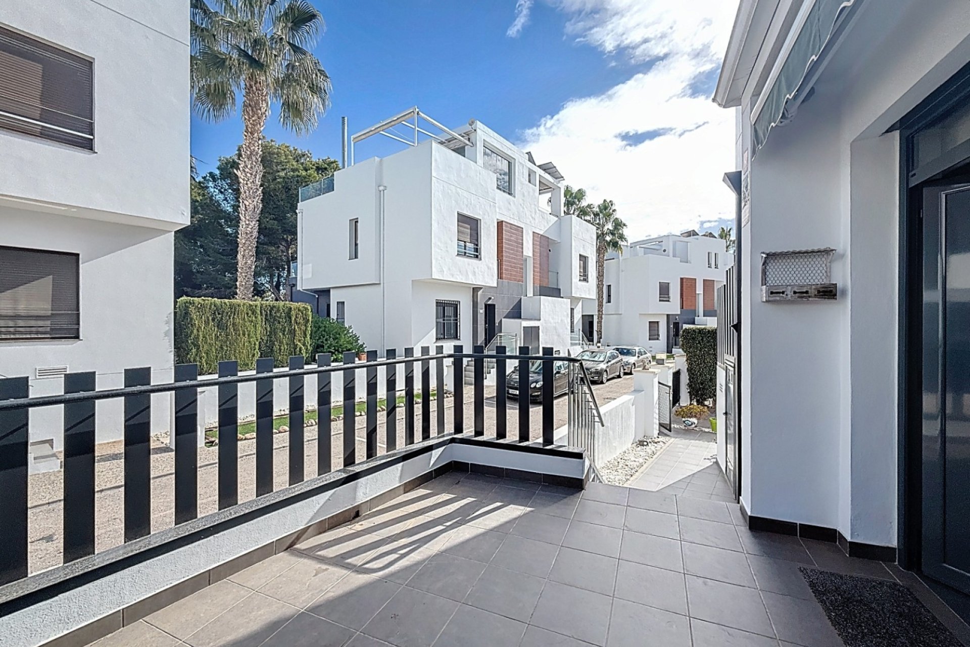 Resale - Villa -
Orihuela Costa - Villamartín