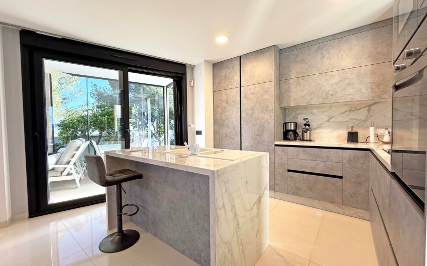 Resale - Villa -
Orihuela Costa - Villamartín