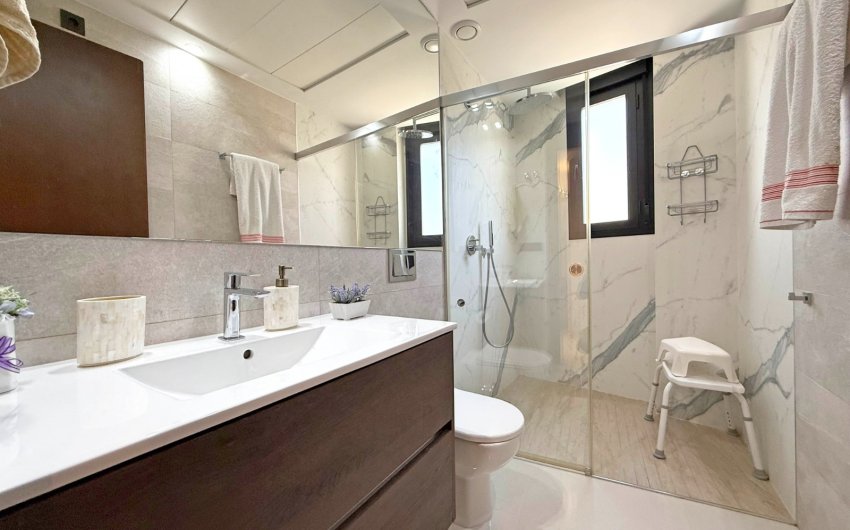 Resale - Villa -
Orihuela Costa - Villamartín