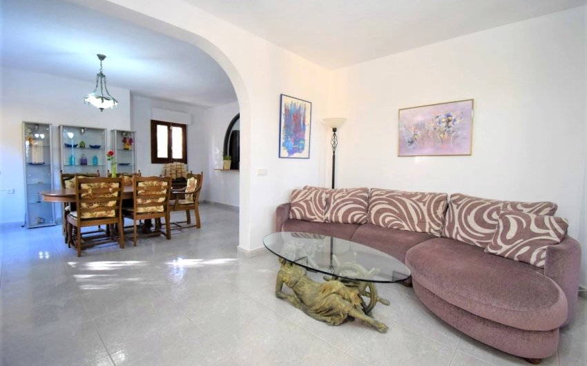 Resale - Villa -
Orihuela Costa - Villamartín