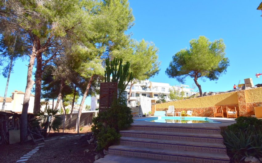 Resale - Villa -
Orihuela Costa - Villamartín