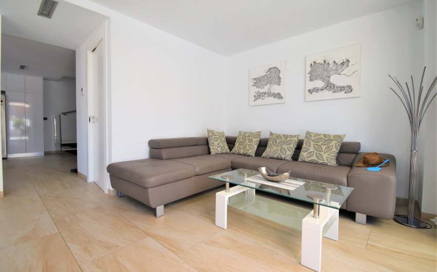 Resale - Villa -
Orihuela Costa - Villamartín