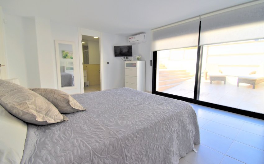 Resale - Villa -
Orihuela Costa - Villamartín