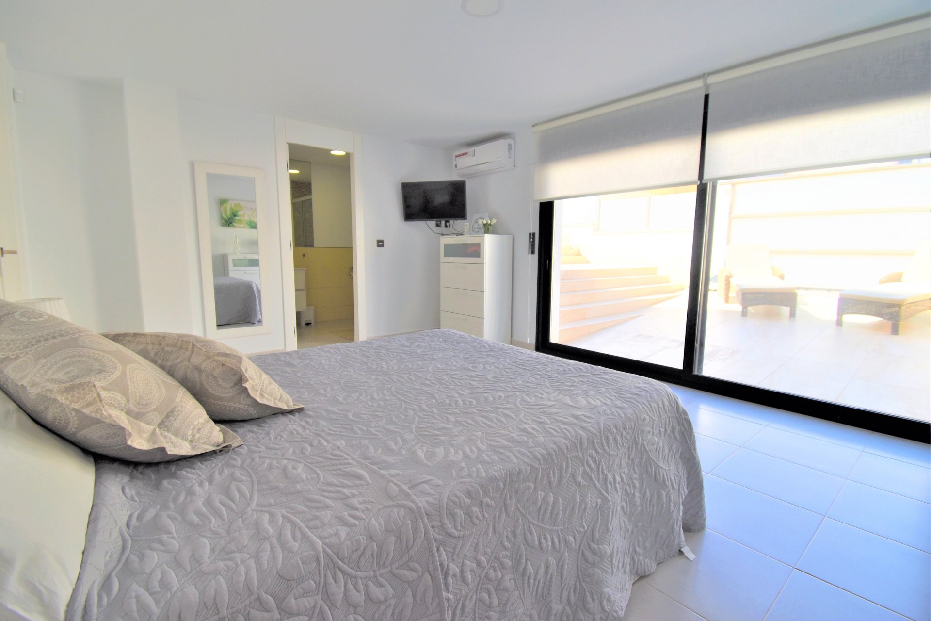 Resale - Villa -
Orihuela Costa - Villamartín