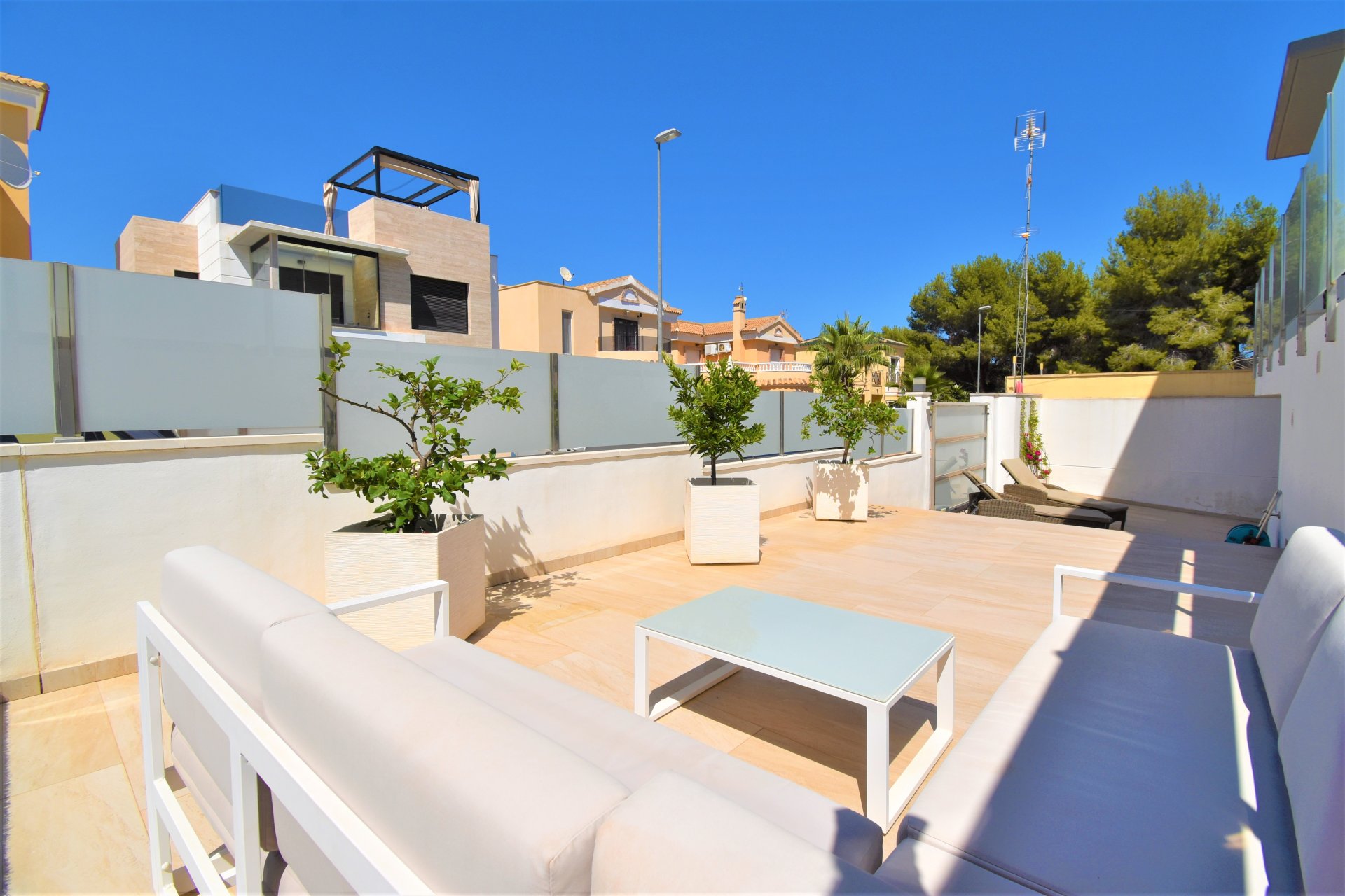 Resale - Villa -
Orihuela Costa - Villamartín