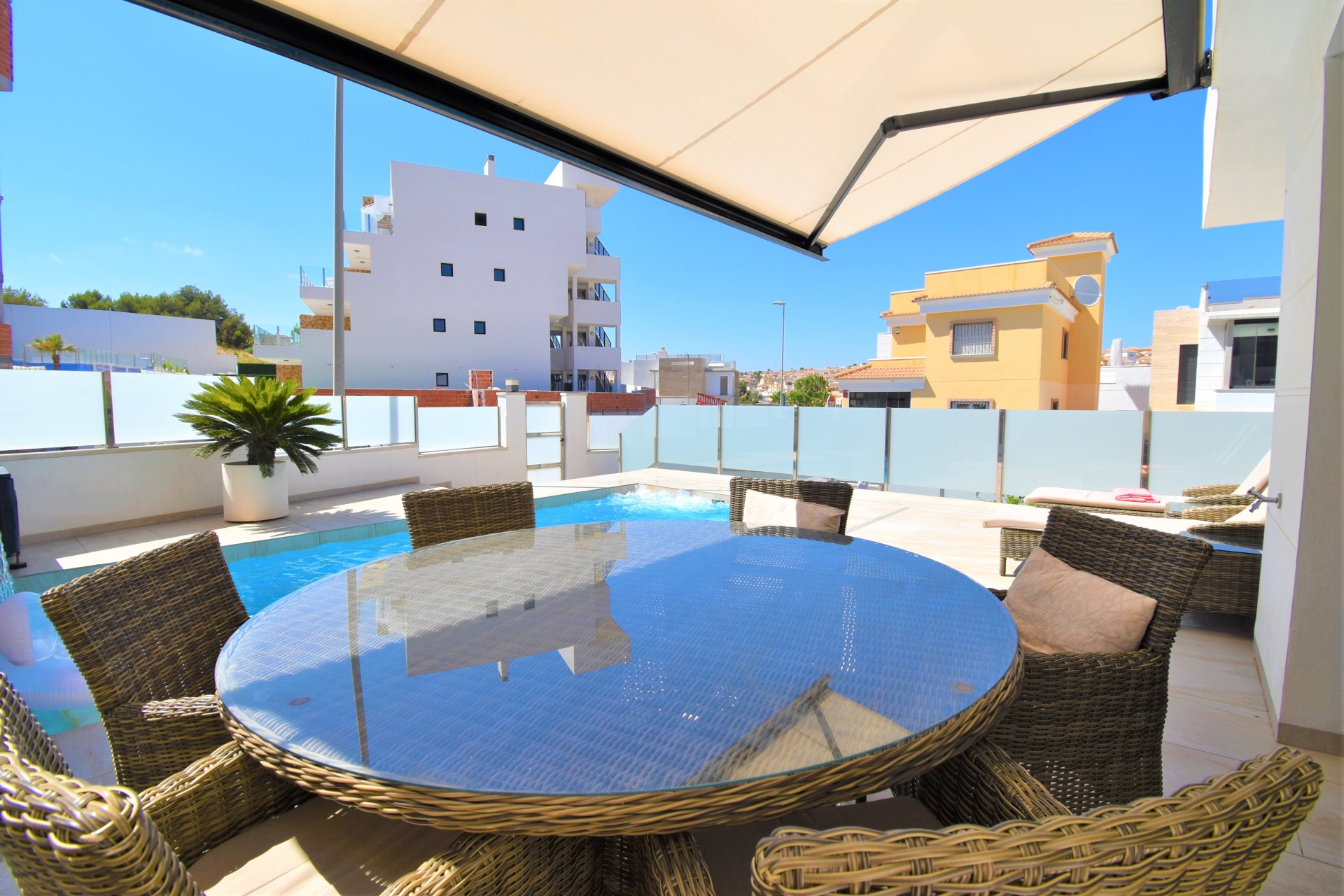 Resale - Villa -
Orihuela Costa - Villamartín